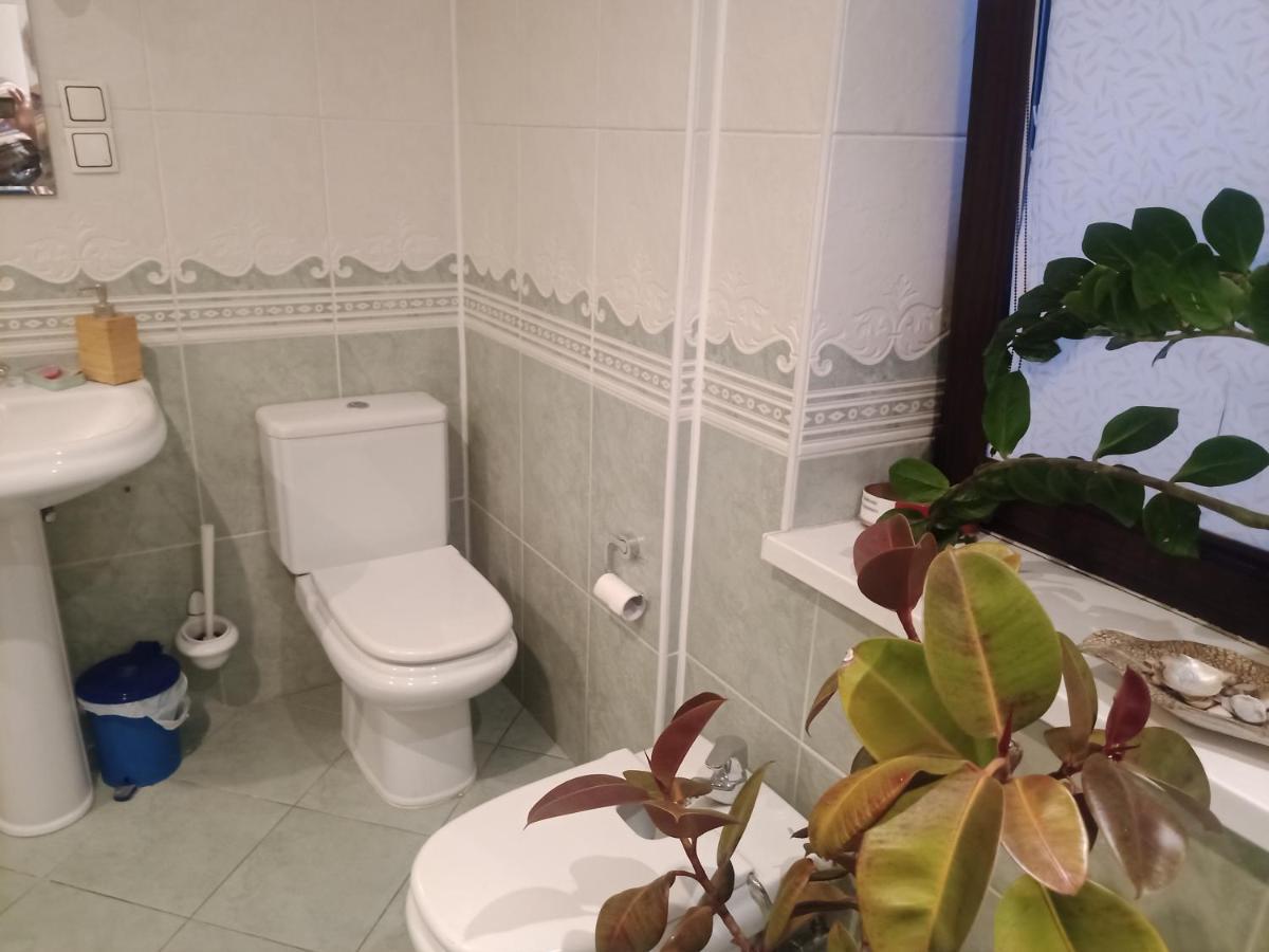 Pokój w domu z dużym ogrodem Cracóvia Exterior foto