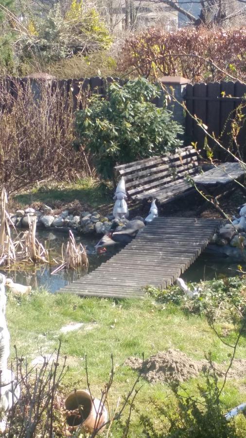 Pokój w domu z dużym ogrodem Cracóvia Exterior foto